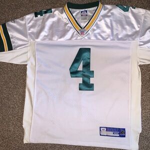 NFL Reebok #4 packers jersey embroidered Vintage Brett Favre. Never worn!!